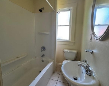 206 Pear Street - Photo Thumbnail 7