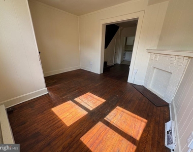 206 Pear Street - Photo Thumbnail 4