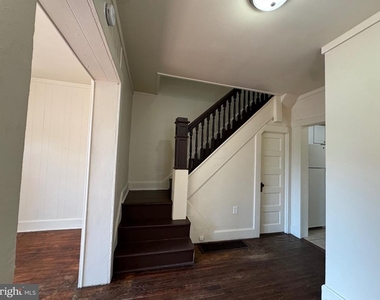206 Pear Street - Photo Thumbnail 6