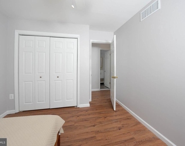 1025 Commanders Way N - Photo Thumbnail 19