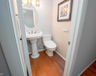 1025 Commanders Way N - Photo Thumbnail 28