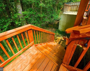 1025 Commanders Way N - Photo Thumbnail 4