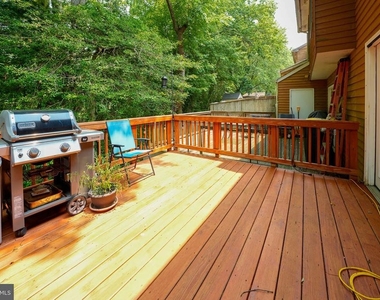 1025 Commanders Way N - Photo Thumbnail 5
