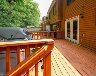 1025 Commanders Way N - Photo Thumbnail 6