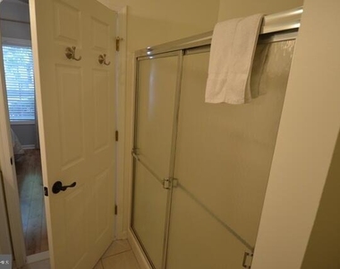 300 Pebble Drive - Photo Thumbnail 7