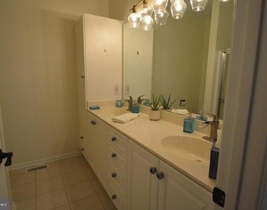 300 Pebble Drive - Photo Thumbnail 13