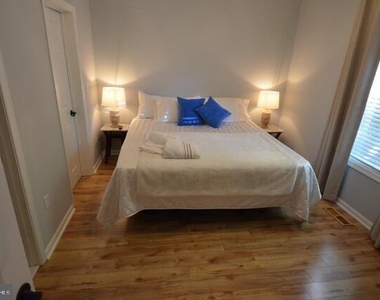 300 Pebble Drive - Photo Thumbnail 6