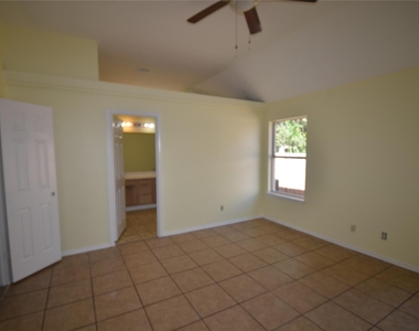 4729 Castleman Dr - Photo Thumbnail 11