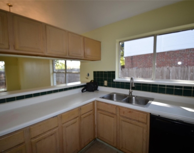 4729 Castleman Dr - Photo Thumbnail 24