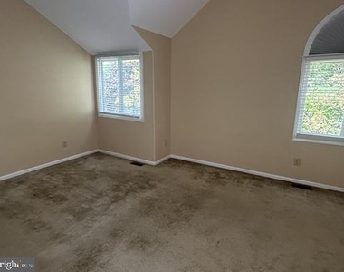 1117 Oakland Court - Photo Thumbnail 14