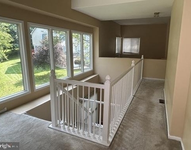 1117 Oakland Court - Photo Thumbnail 12