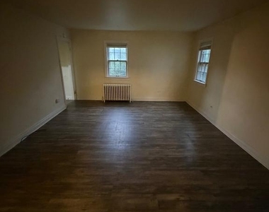 81 E Park Place - Photo Thumbnail 6