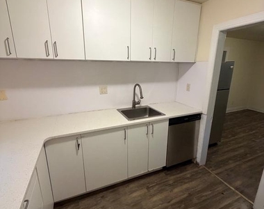 81 E Park Place - Photo Thumbnail 2