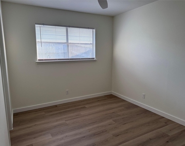 6507 Middleham Pl - Photo Thumbnail 9