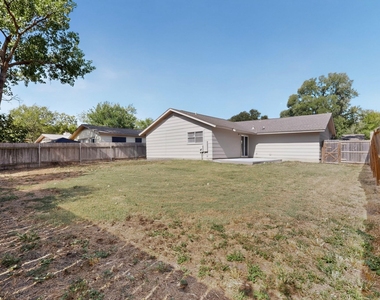6507 Middleham Pl - Photo Thumbnail 18