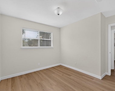 6507 Middleham Pl - Photo Thumbnail 14