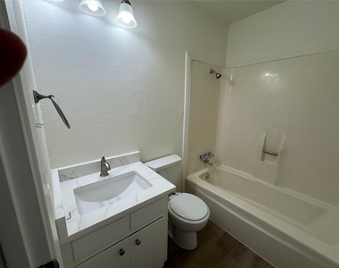 6507 Middleham Pl - Photo Thumbnail 7