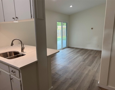 6507 Middleham Pl - Photo Thumbnail 5