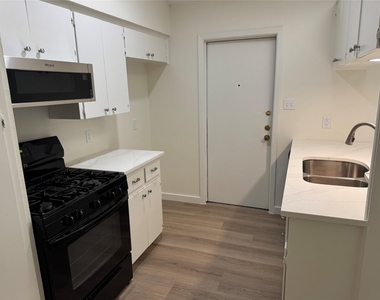 6507 Middleham Pl - Photo Thumbnail 3