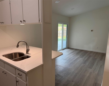 6507 Middleham Pl - Photo Thumbnail 2