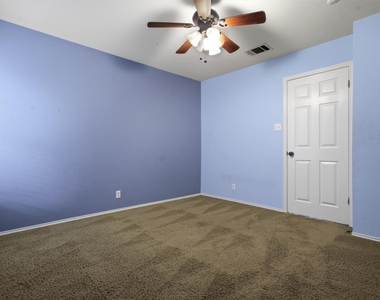 1806 Carriage Hills Trl - Photo Thumbnail 22