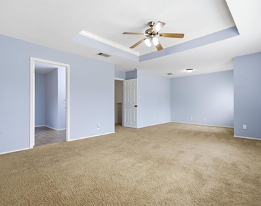 1806 Carriage Hills Trl - Photo Thumbnail 16