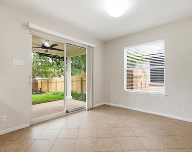 1806 Carriage Hills Trl - Photo Thumbnail 12