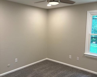 3176 Forrest Avenue - Photo Thumbnail 8