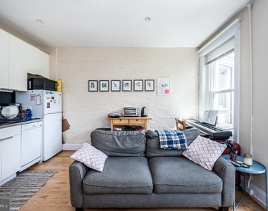 2470 Ontario Road Nw - Photo Thumbnail 5