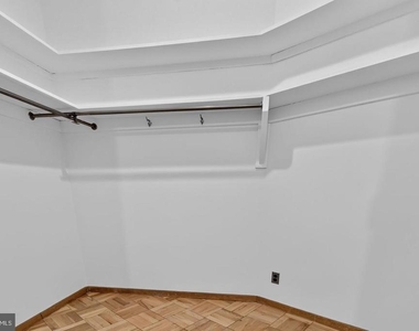 4200 Cathedral Avenue Nw - Photo Thumbnail 4