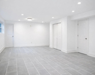 1633 Kalmia Road Nw - Photo Thumbnail 7