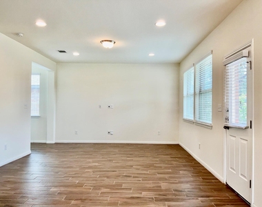 417 Cinnamon Teal Ln - Photo Thumbnail 4
