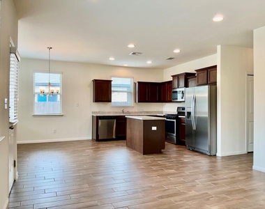 417 Cinnamon Teal Ln - Photo Thumbnail 6