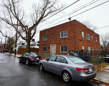 3207 11th Pl Se - Photo Thumbnail 2