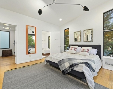 1402 Alta Vista Ave - Photo Thumbnail 12
