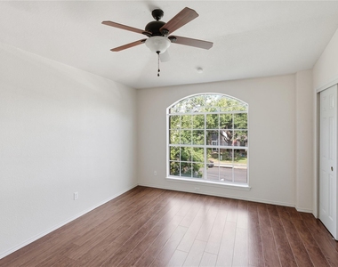9341 Bernoulli Dr - Photo Thumbnail 8