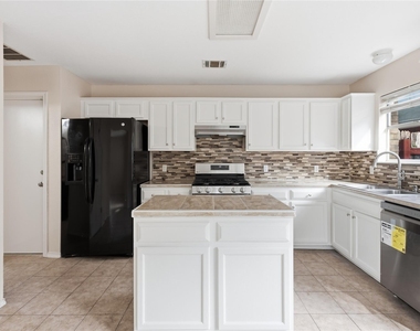 9341 Bernoulli Dr - Photo Thumbnail 2
