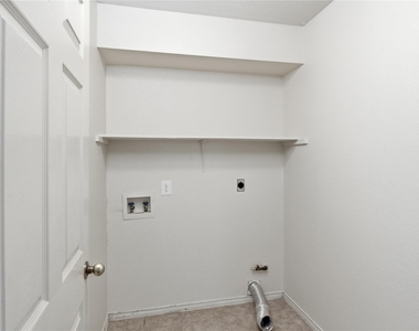 9341 Bernoulli Dr - Photo Thumbnail 15