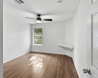 9341 Bernoulli Dr - Photo Thumbnail 20