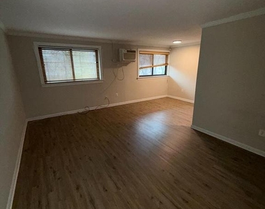 3111 Naylor Road Se - Photo Thumbnail 9