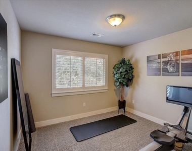 11102 Railway Ln - Photo Thumbnail 37