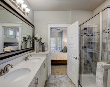 11102 Railway Ln - Photo Thumbnail 13
