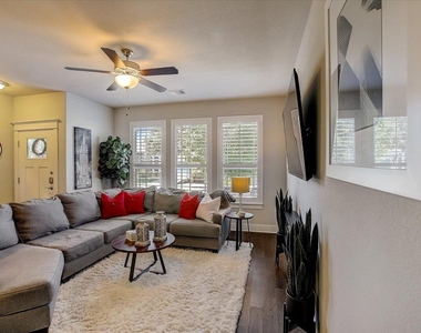 11102 Railway Ln - Photo Thumbnail 30