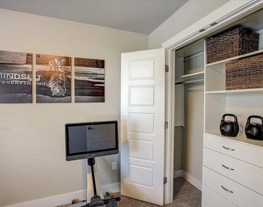 11102 Railway Ln - Photo Thumbnail 18