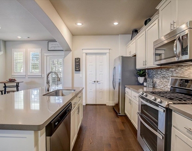 11102 Railway Ln - Photo Thumbnail 32