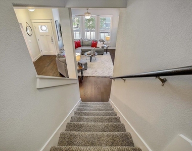 11102 Railway Ln - Photo Thumbnail 15