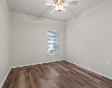 118 Portsmouth Dr - Photo Thumbnail 17