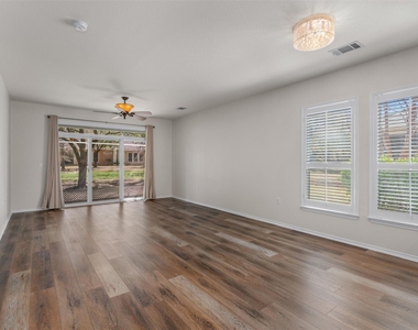 118 Portsmouth Dr - Photo Thumbnail 10