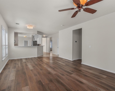 118 Portsmouth Dr - Photo Thumbnail 12