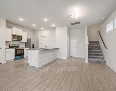605 W South St N - Photo Thumbnail 1